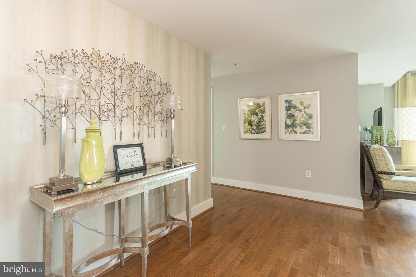 717 S Columbus Blvd #1113 Property Photo 11