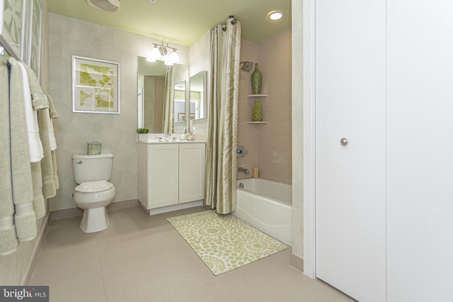 717 S Columbus Blvd #1113 Property Photo 15