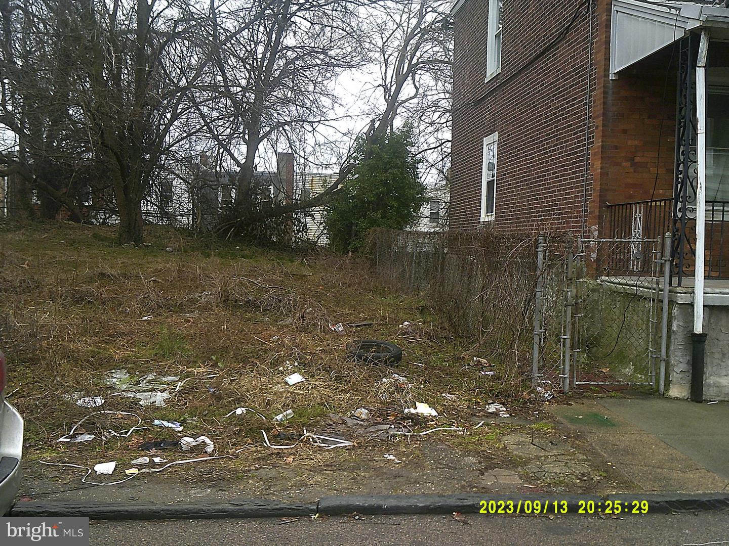 6075 N Norwood St Property Photo 2