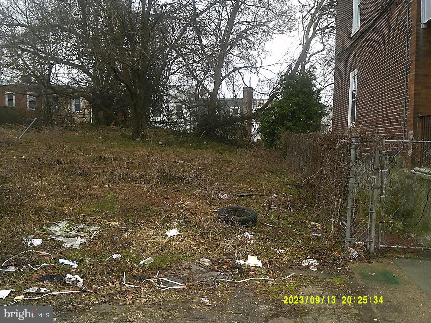 6075 N Norwood St Property Photo 3