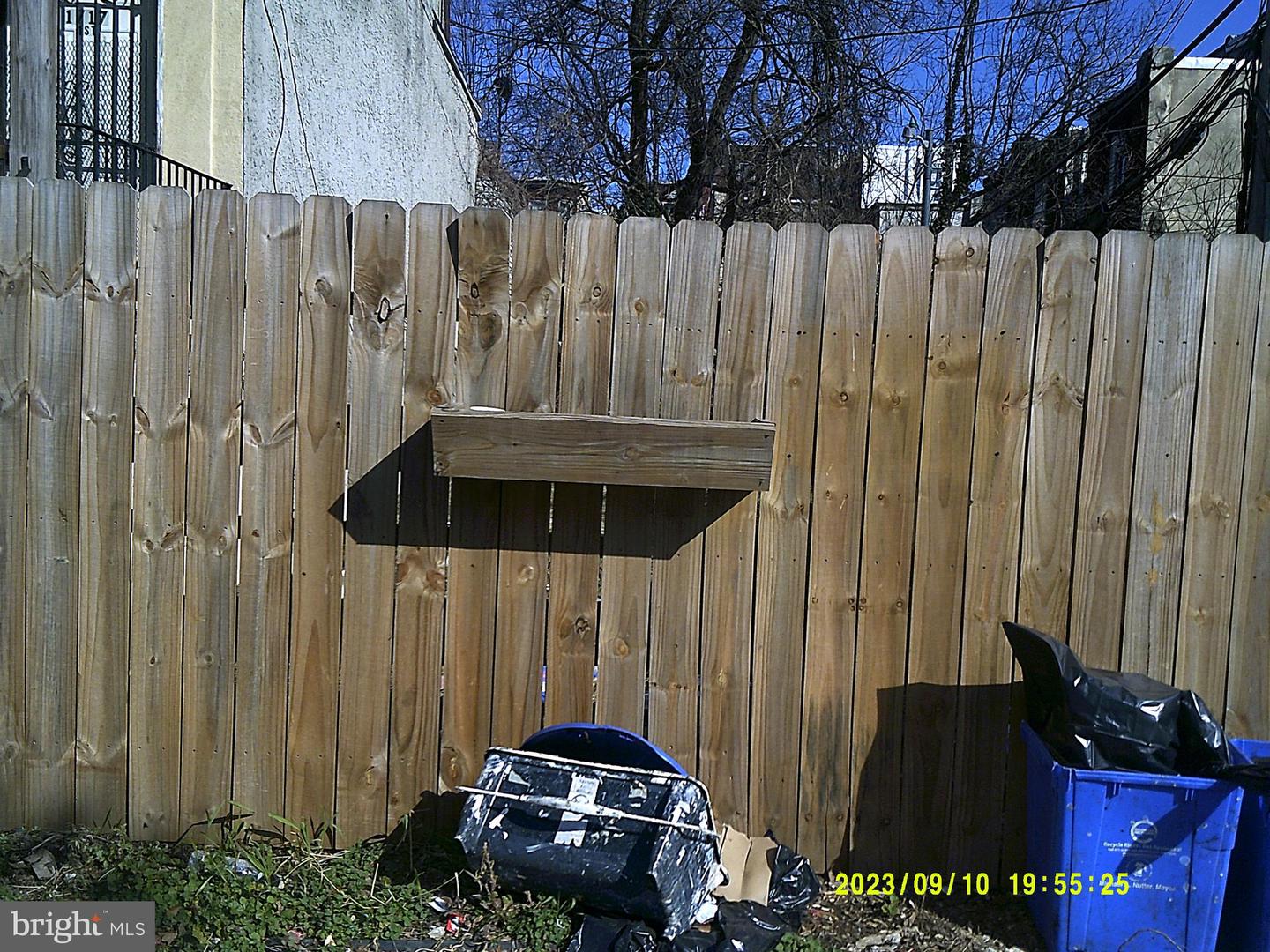 1715 W PACIFIC ST Property Photo 1