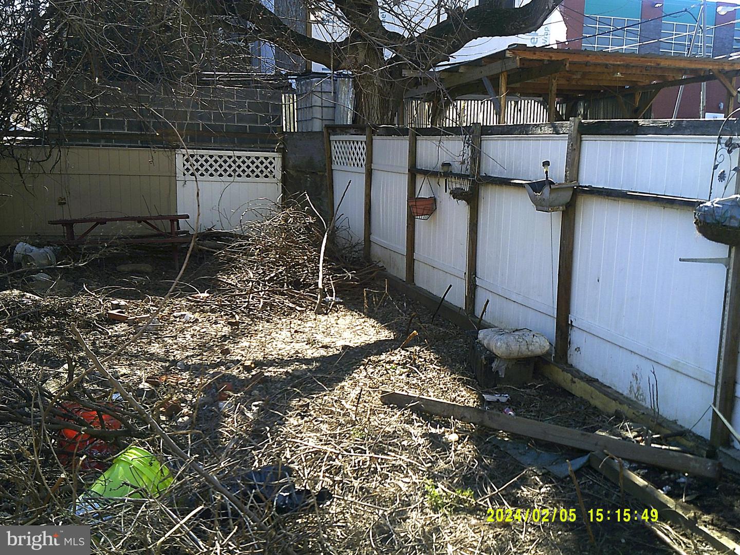 264 W Wensley St Property Photo 1