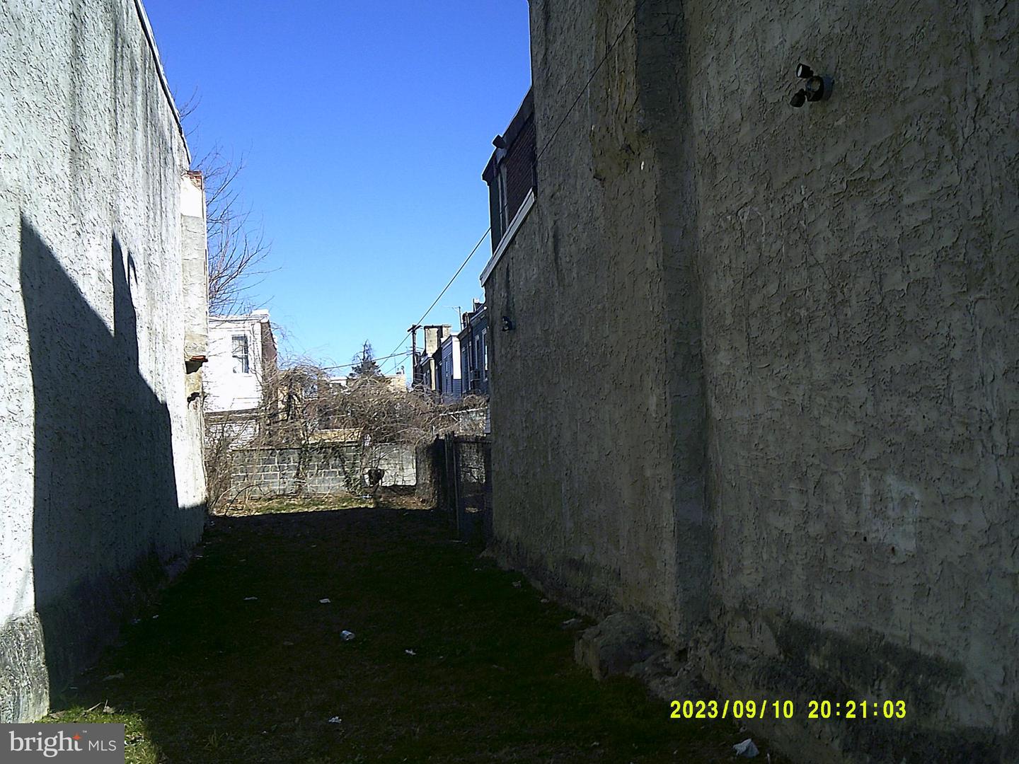 2107 W Westmoreland St Property Photo 3