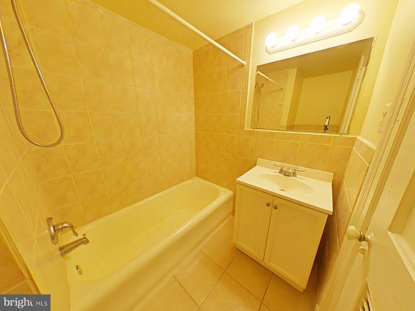 1324 Locust St #721 Property Photo 4