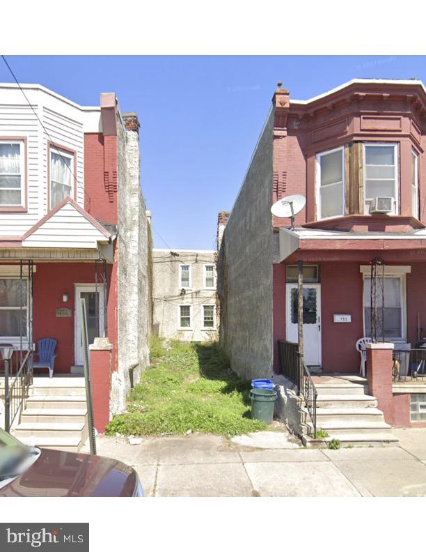 2123 W Somerset St Property Photo 1