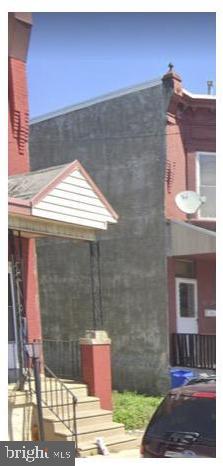 2123 W Somerset St Property Photo 2