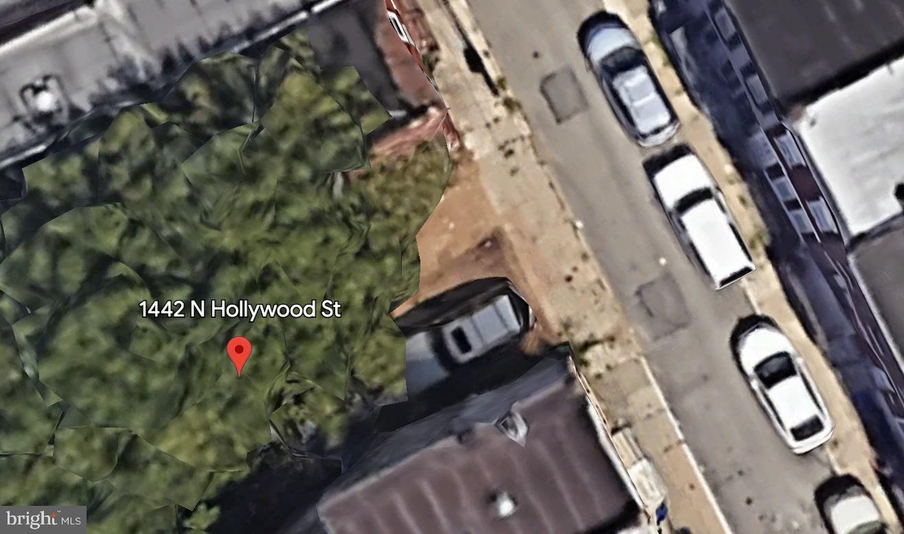 1442 N Hollywood St Property Photo 2