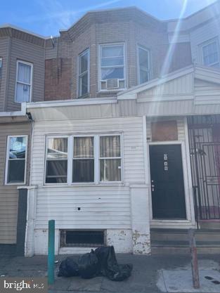 840 E Cornwall St Property Photo 2