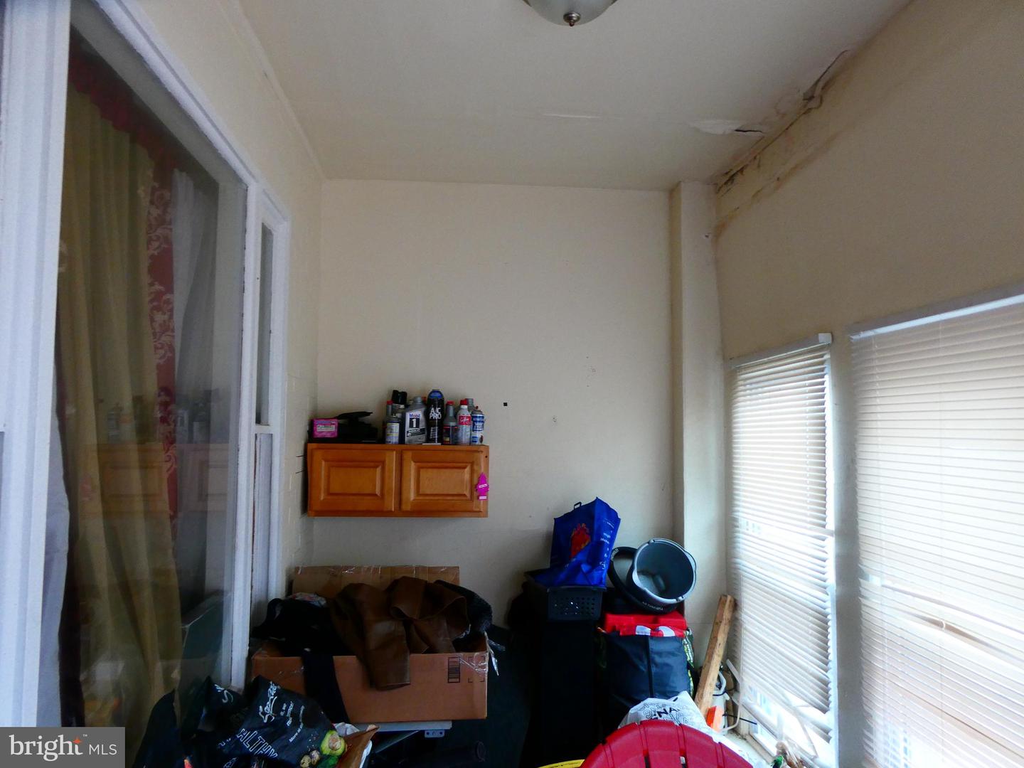 2069 Kingston St Property Photo 15