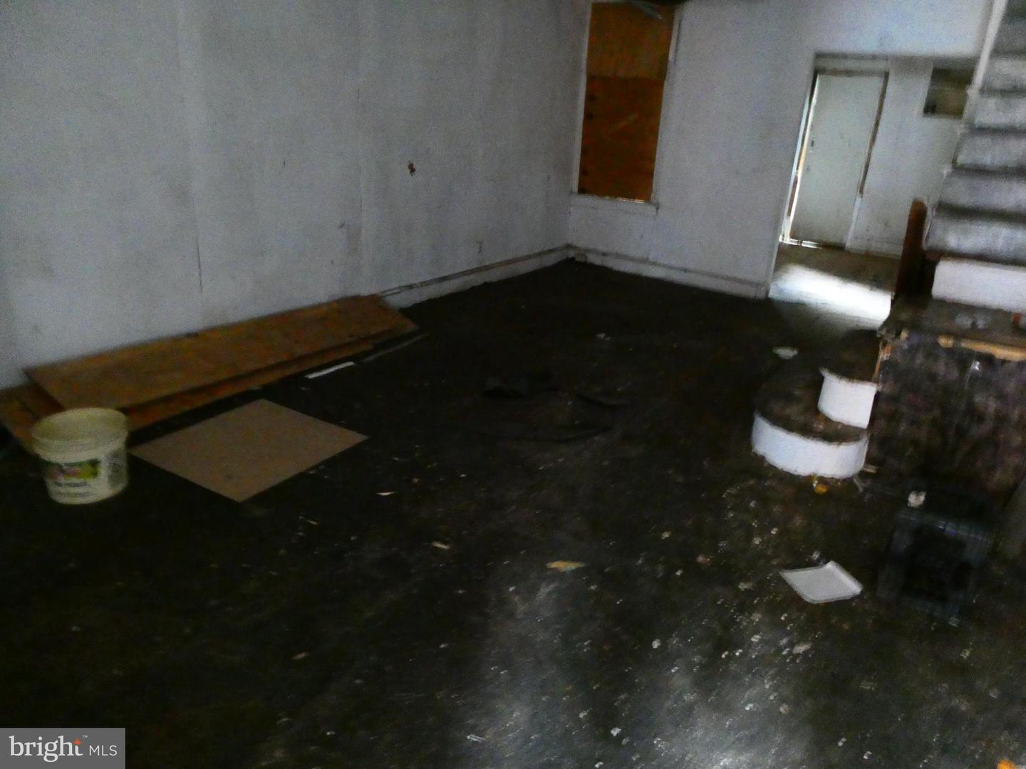 736 E Hilton St Property Photo 2