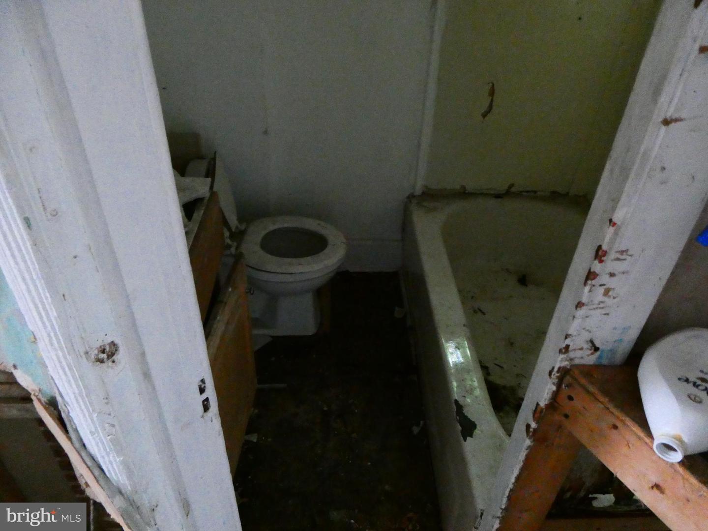 736 E Hilton St Property Photo 7