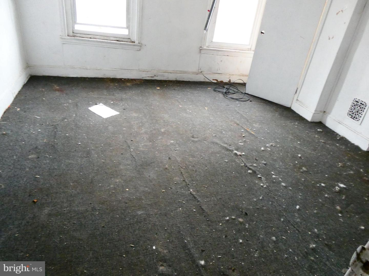 736 E Hilton St Property Photo 10
