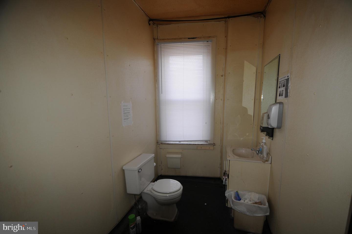 2066-80 E Tioga St Property Photo 9