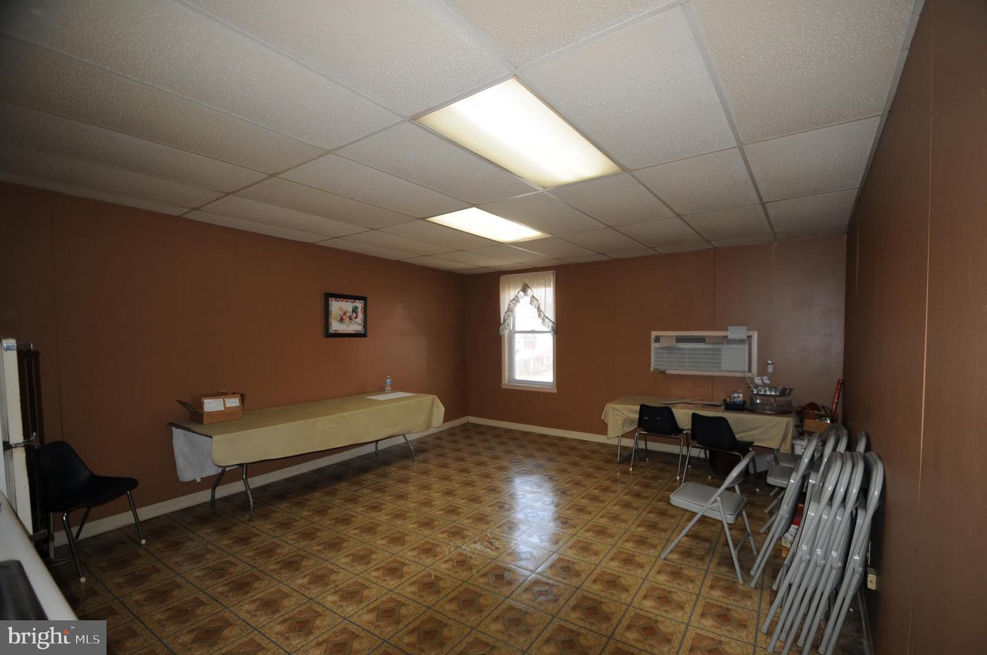 2066-80 E Tioga St Property Photo 11