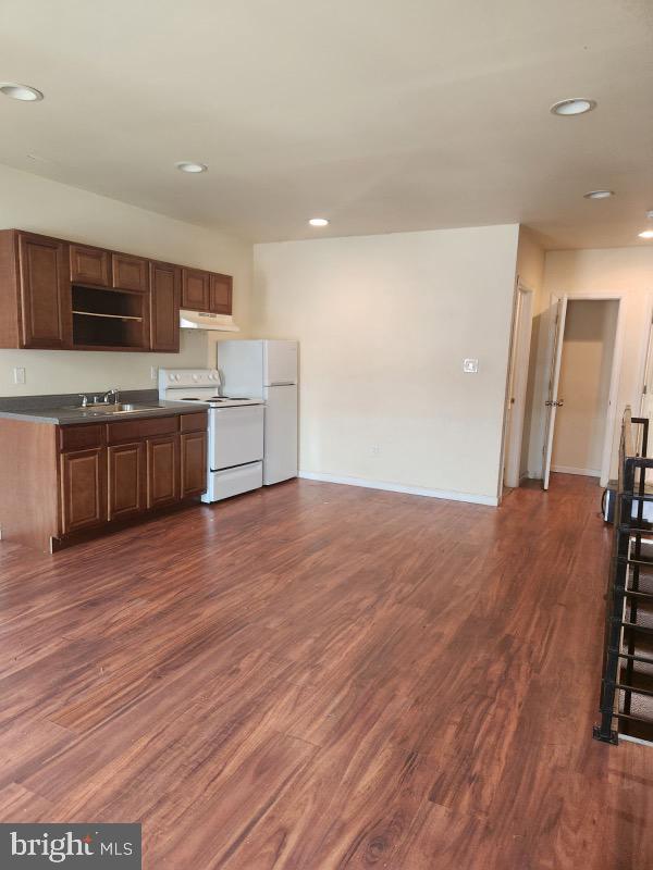 1824 E Madison St Property Photo 2
