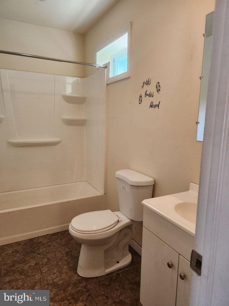 1824 E Madison St Property Photo 6