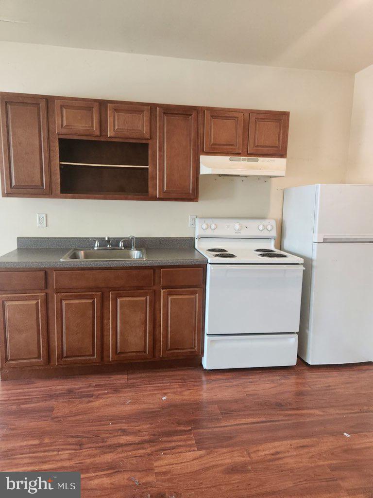 1824 E Madison St Property Photo 7