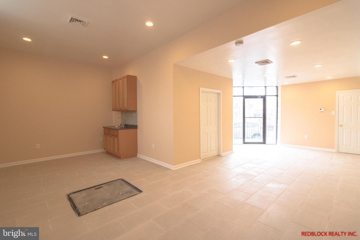 6812 Ogontz Ave Property Photo 3