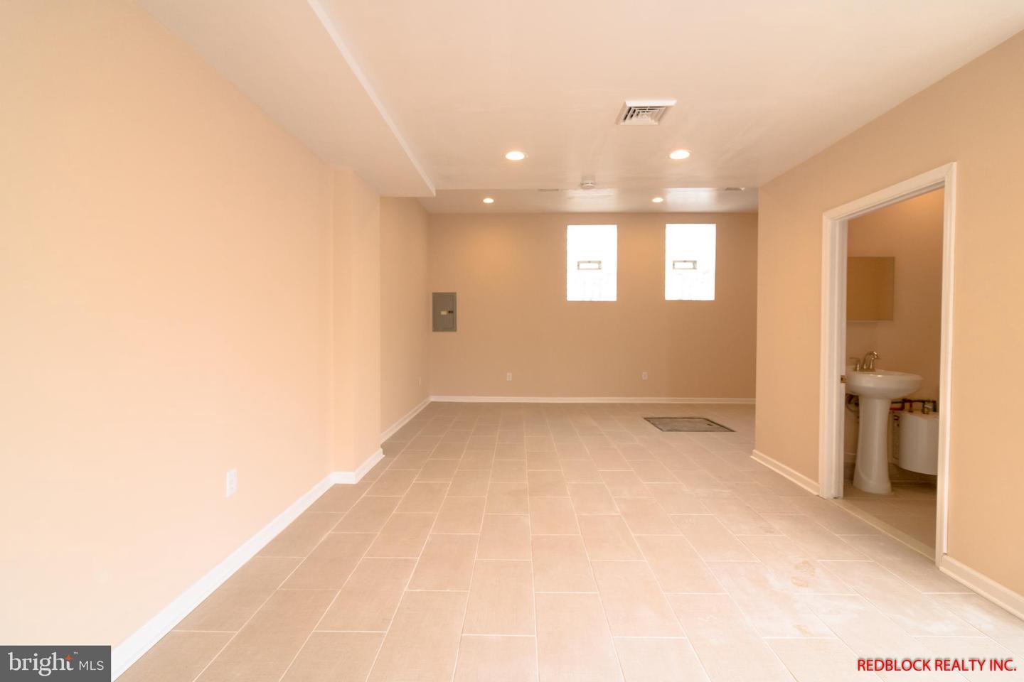 6812 Ogontz Ave Property Photo 4