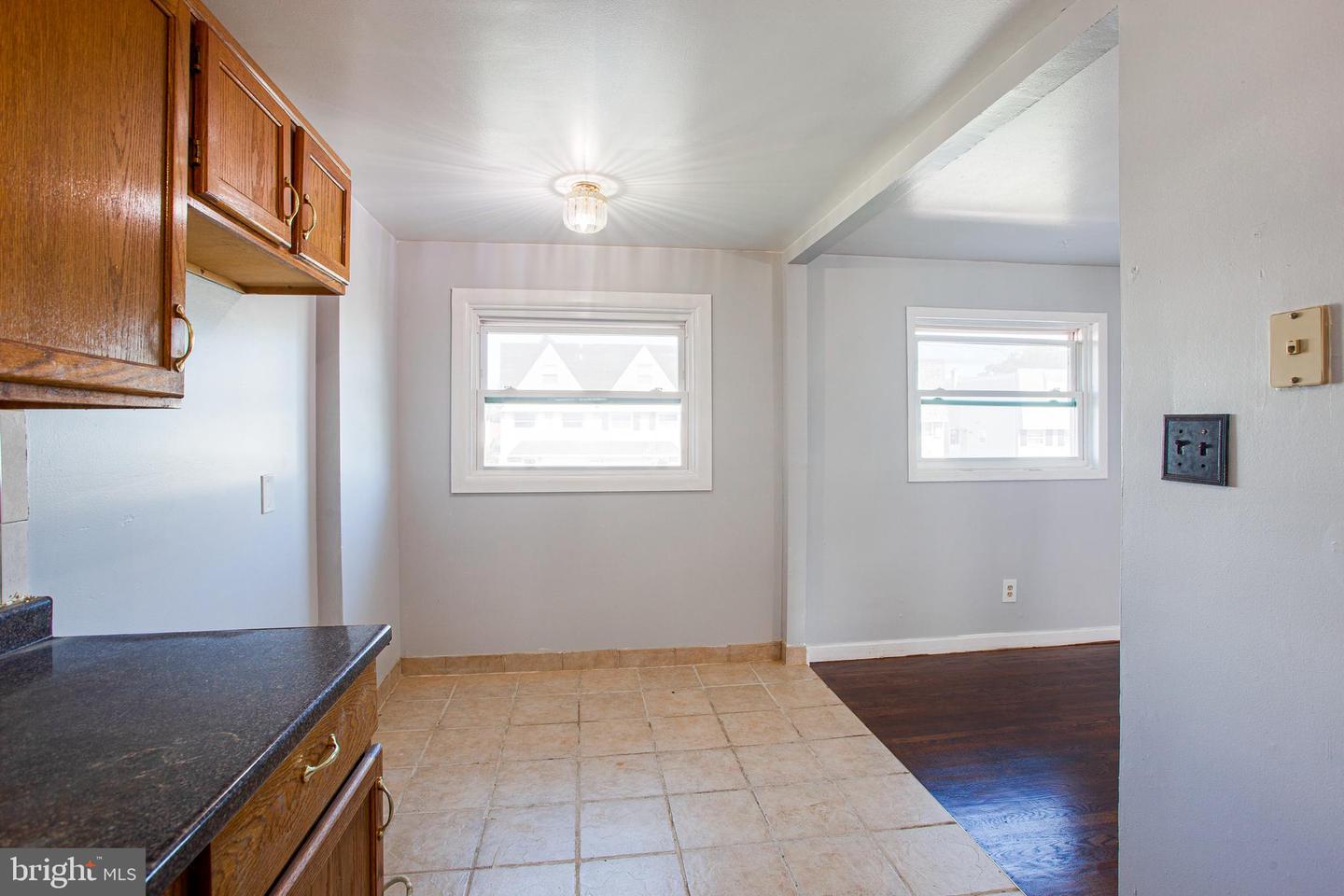 2738 Maxwell St Property Photo 11