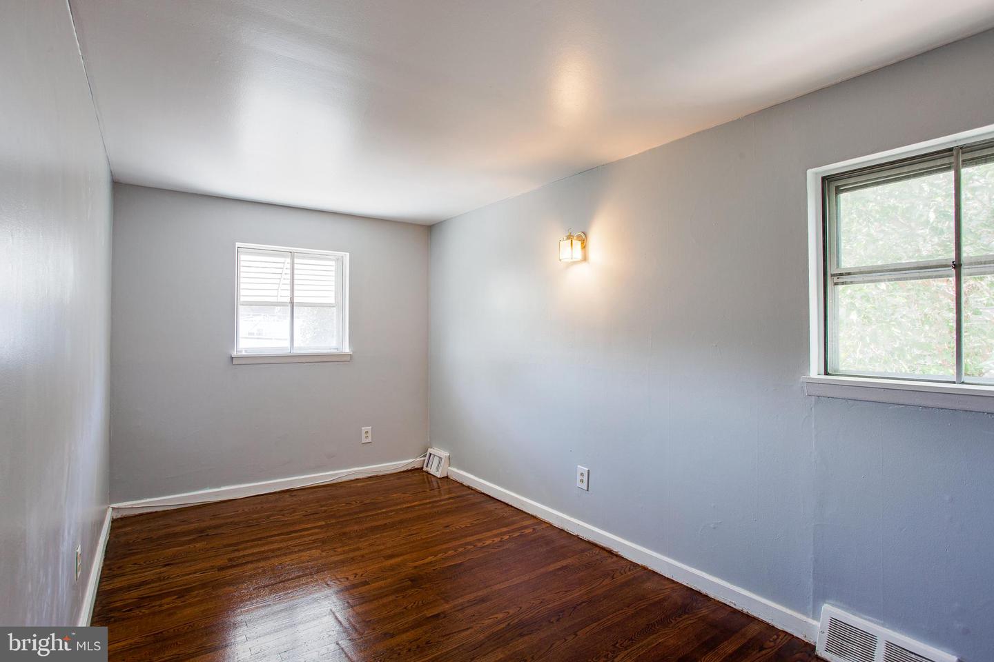 2738 Maxwell St Property Photo 16