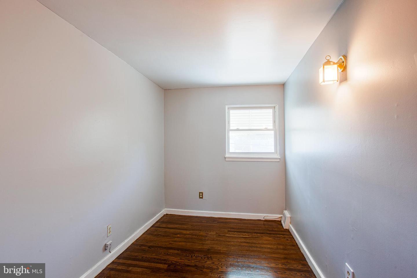 2738 Maxwell St Property Photo 18