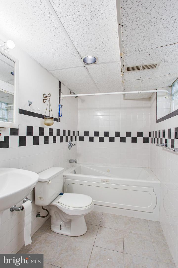2738 Maxwell St Property Photo 22