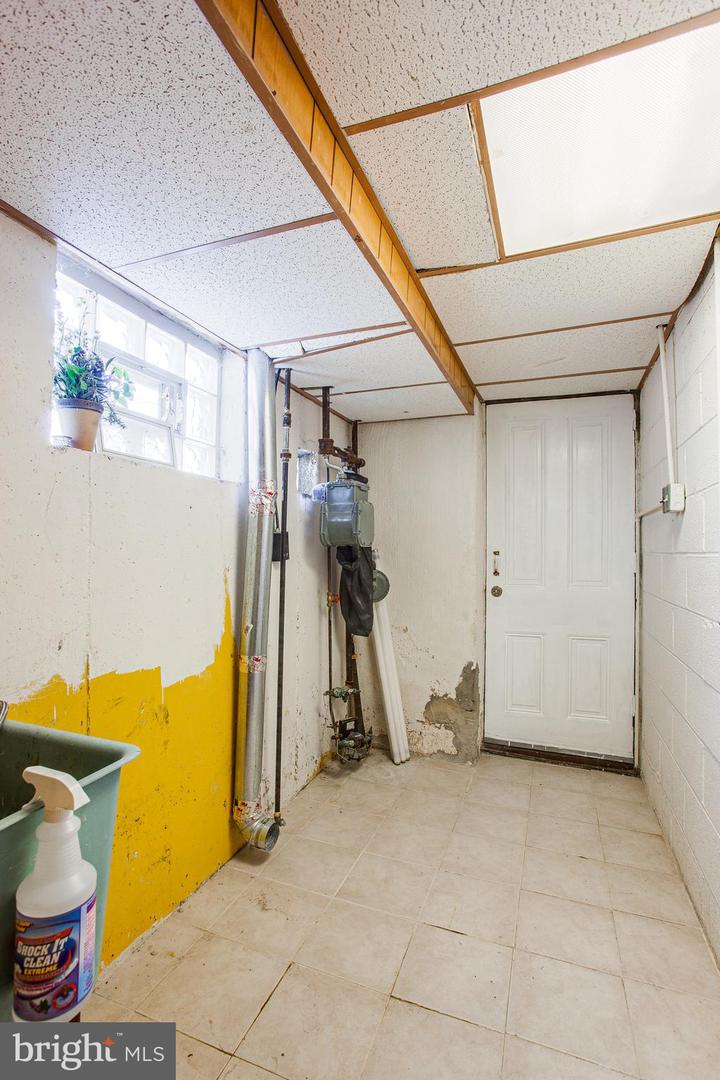 2738 Maxwell St Property Photo 23