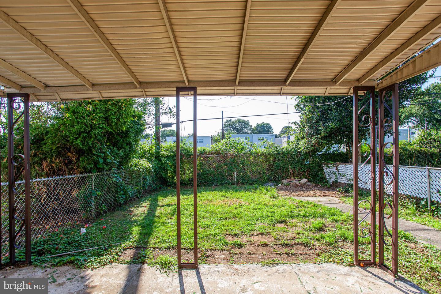 2738 Maxwell St Property Photo 24