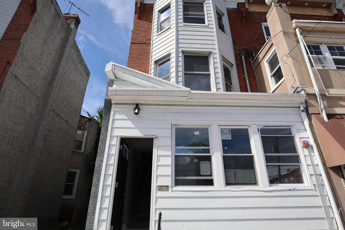 6147 VINE ST Property Photo 1