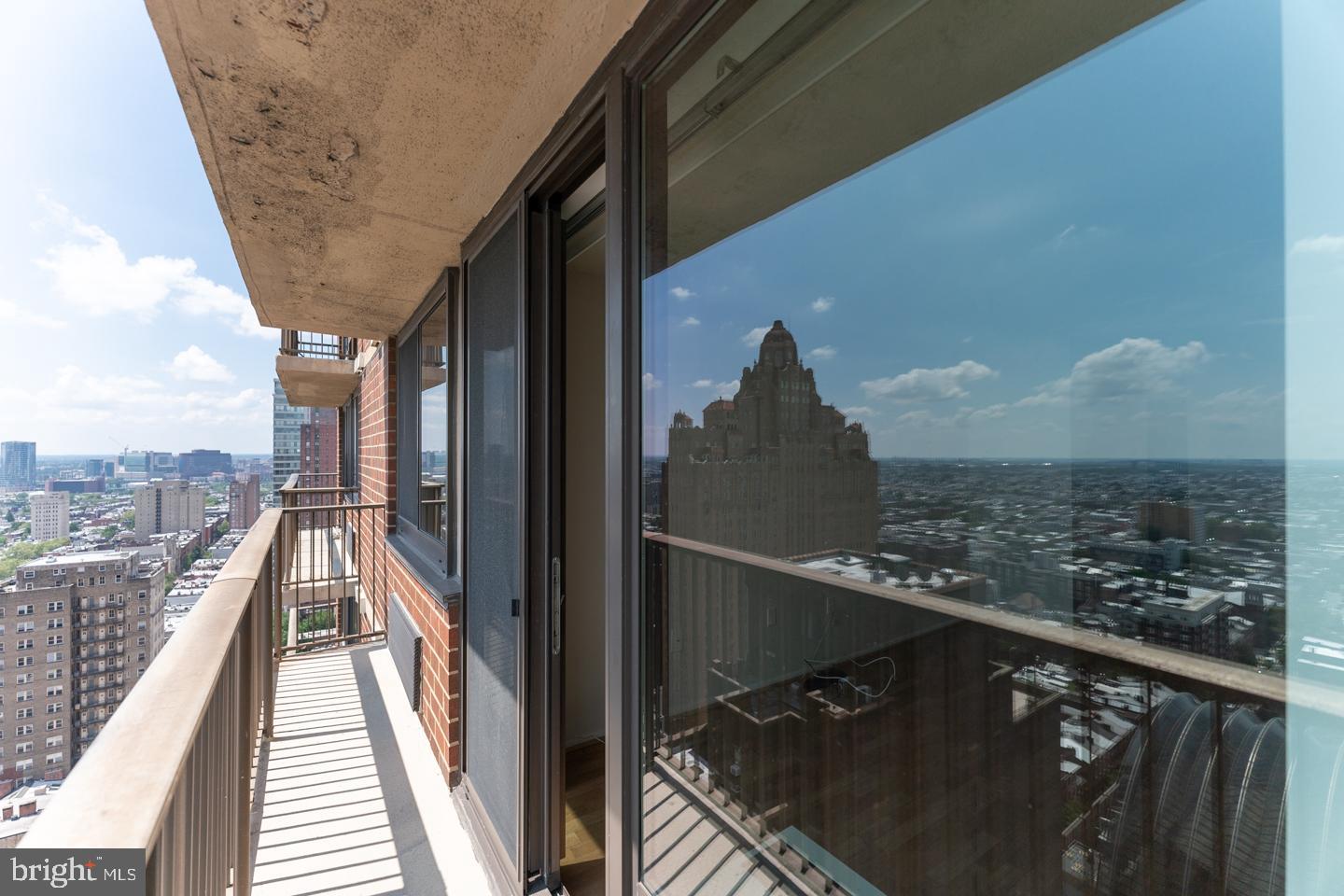 1420 Locust St #24m Property Photo 4