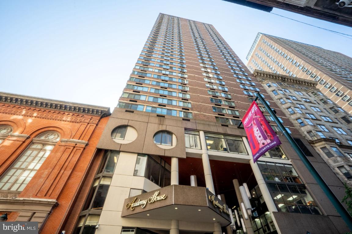 1420 Locust St #24m Property Photo 6