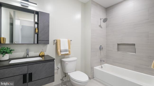 4415 Chestnut St #206 Property Photo 6