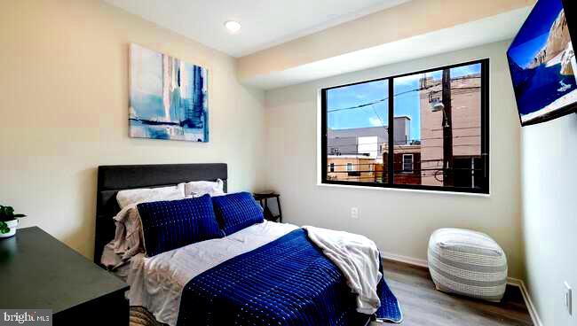 4419 Ludlow St #206 Property Photo 7