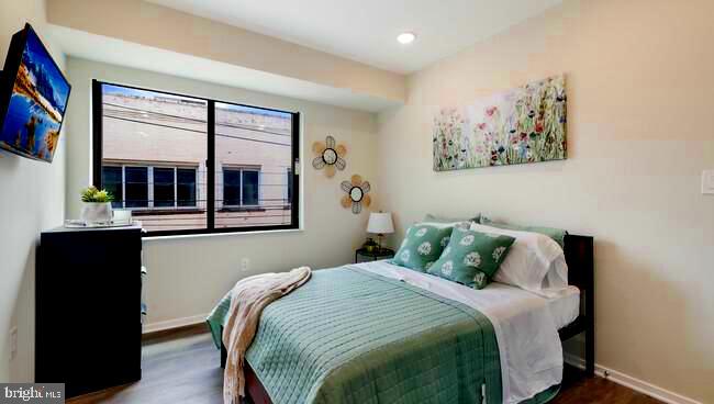 4419 Ludlow St #204 Property Photo 9