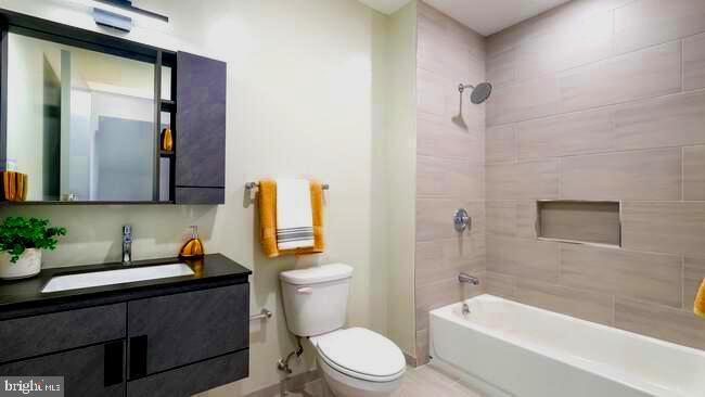 4419 Ludlow St #204 Property Photo 10