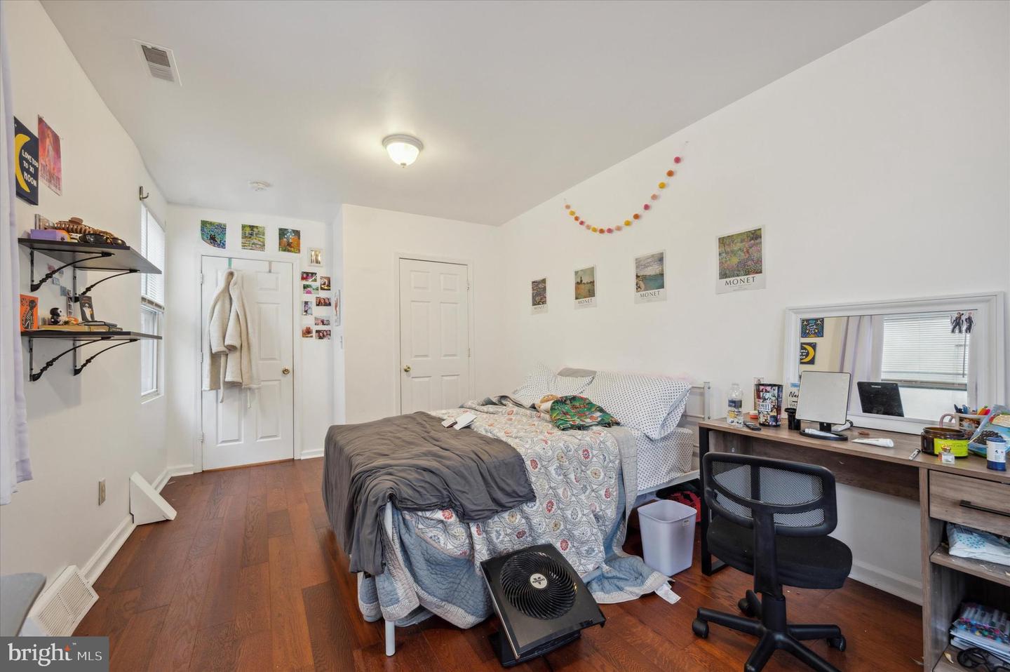 1521 Fontain St Property Photo 11