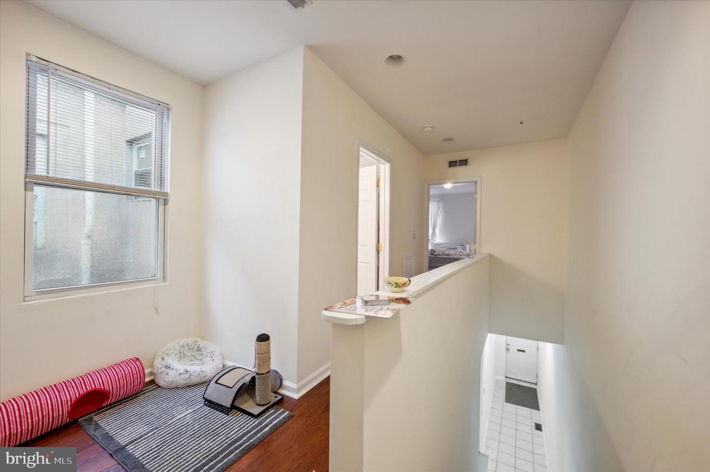 1521 Fontain St Property Photo 15