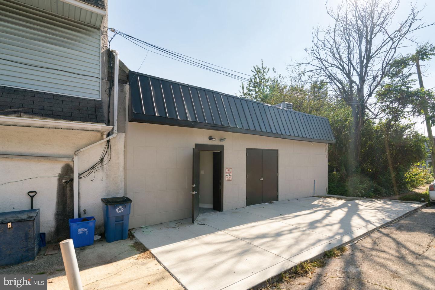 5460 Ridge Ave Property Photo 5