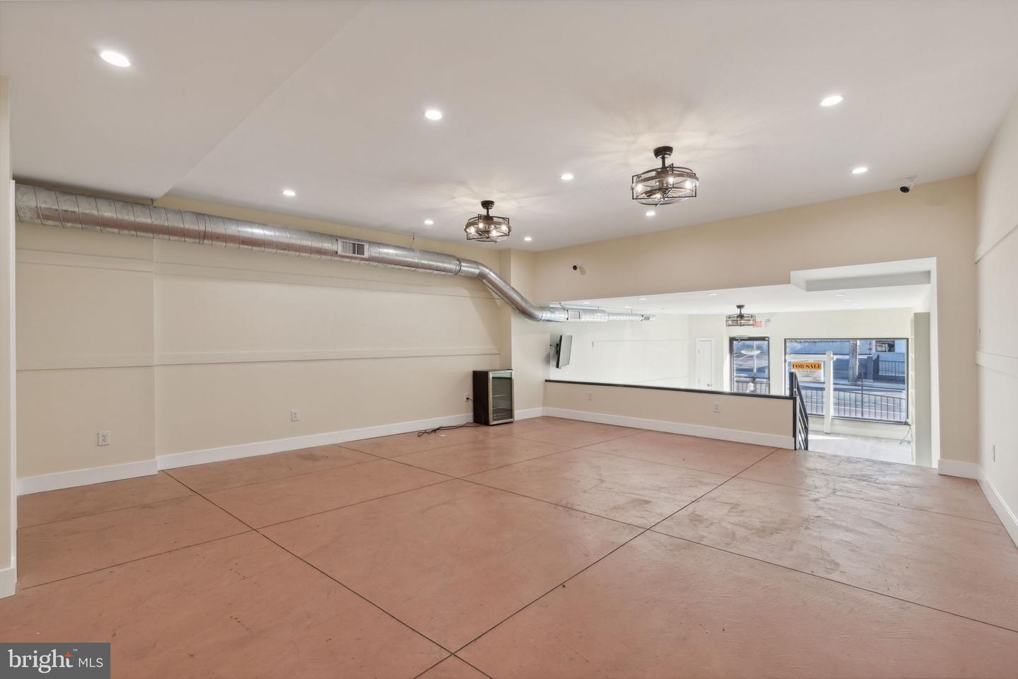5460 Ridge Ave Property Photo 17