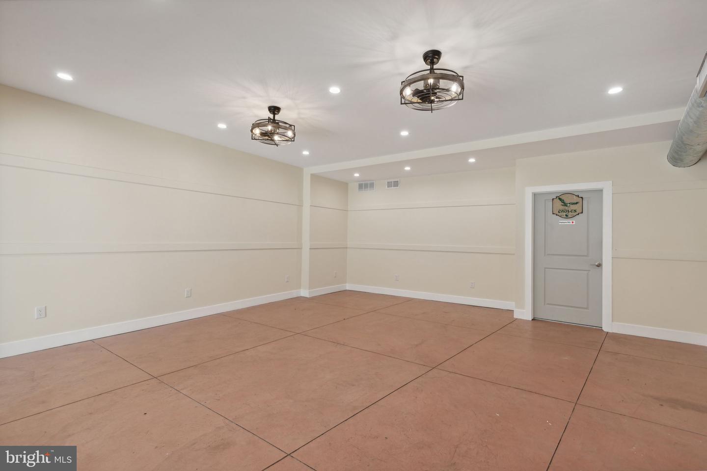 5460 Ridge Ave Property Photo 13
