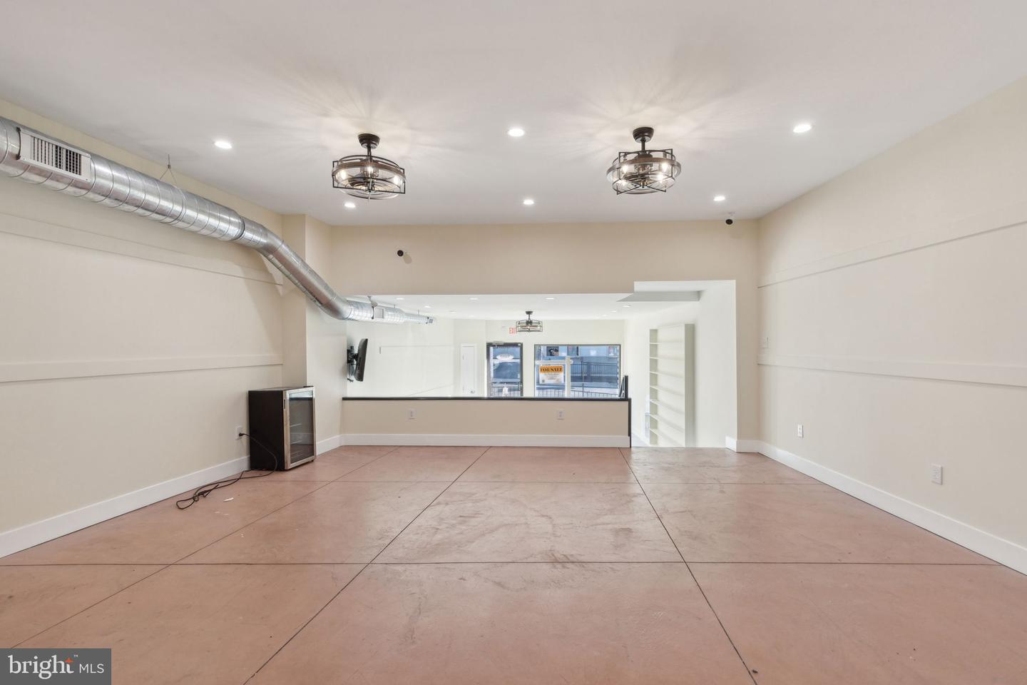 5460 Ridge Ave Property Photo 15