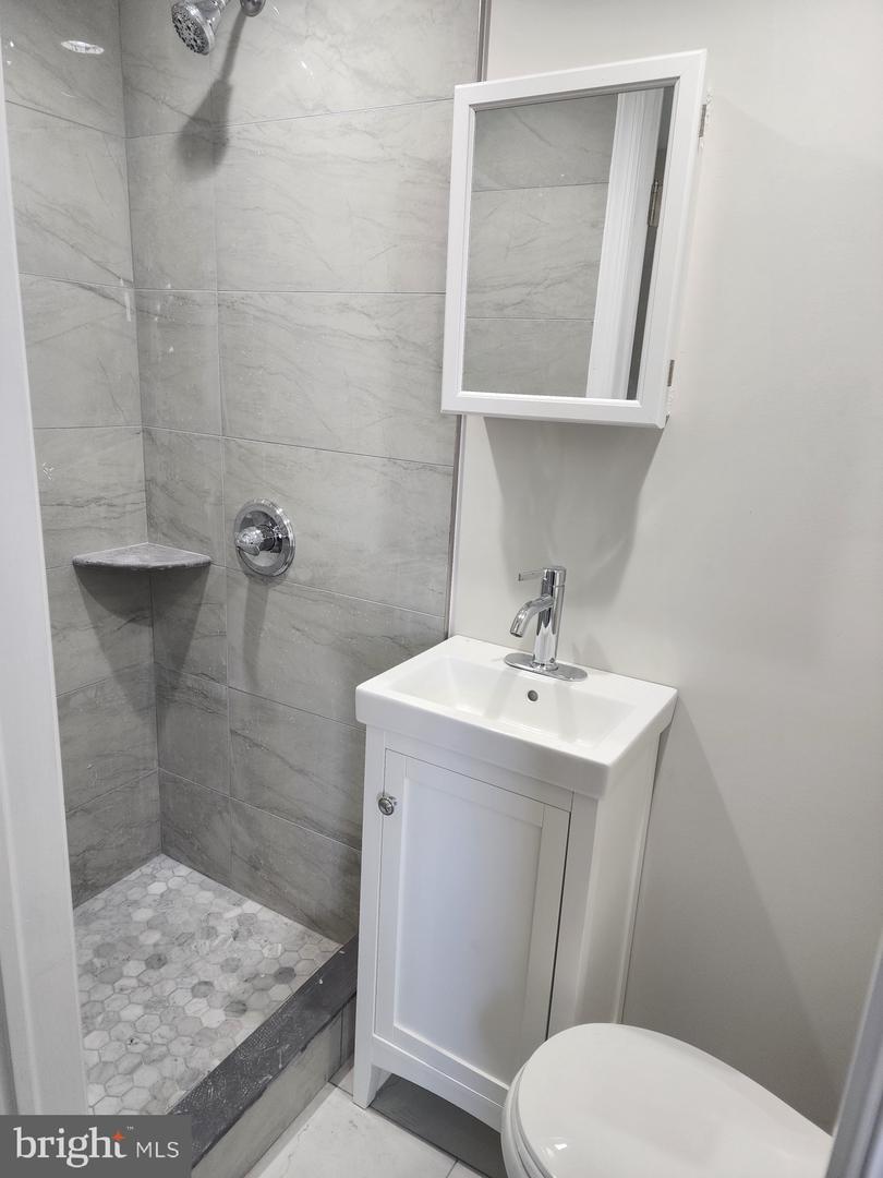 2025 N 16th St #2 Property Photo 3