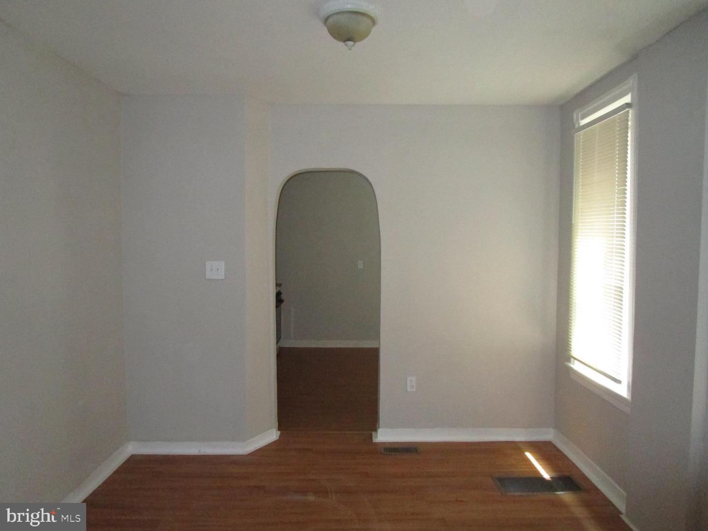 4049 N 8th St Property Photo 3