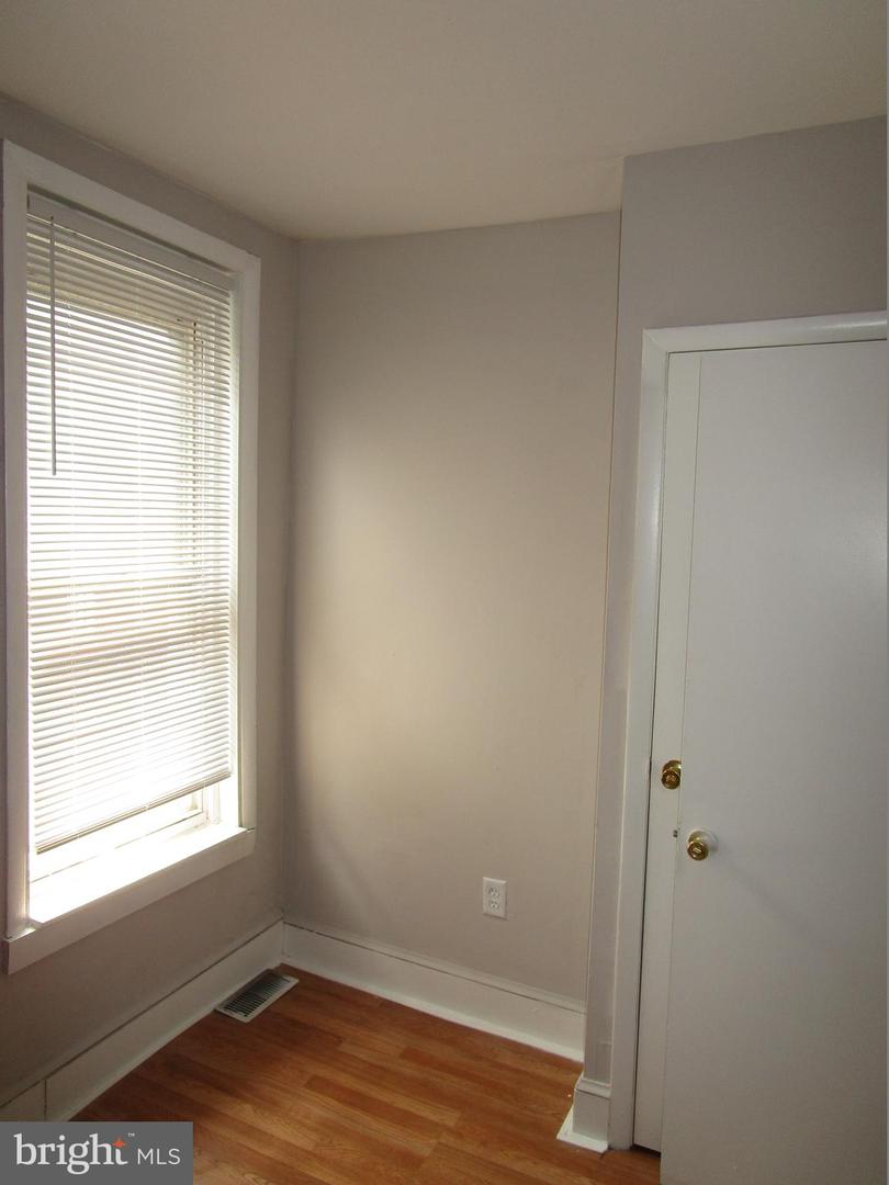 4049 N 8th St Property Photo 27