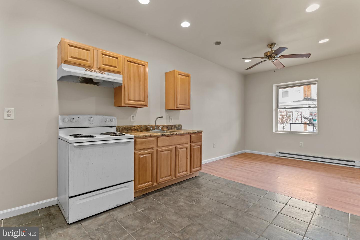 3555 Jasper St Property Photo 9