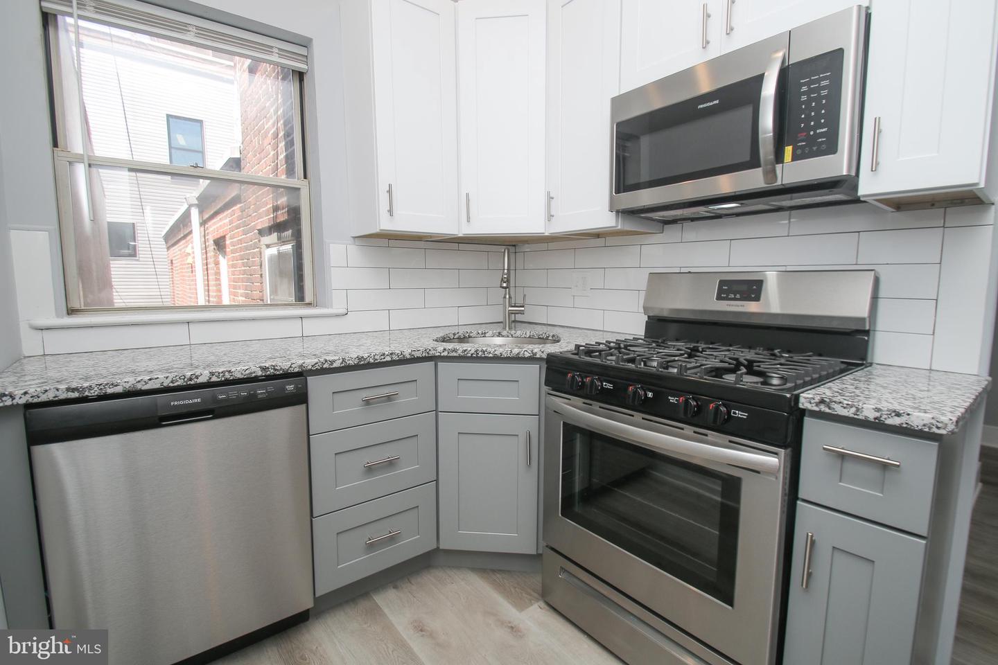 1518 E Passyunk Ave Property Photo 1