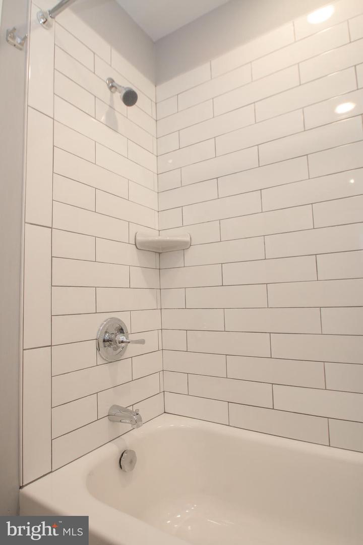 1518 E Passyunk Ave Property Photo 5