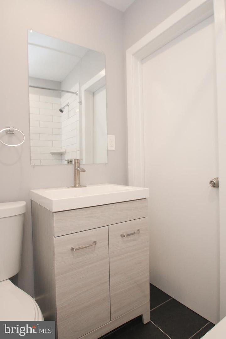 1518 E Passyunk Ave Property Photo 6