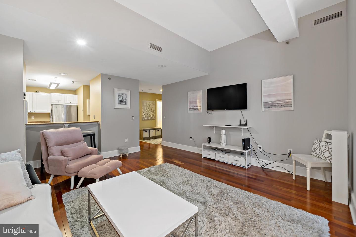 1500 Chestnut St #10e Property Photo 4